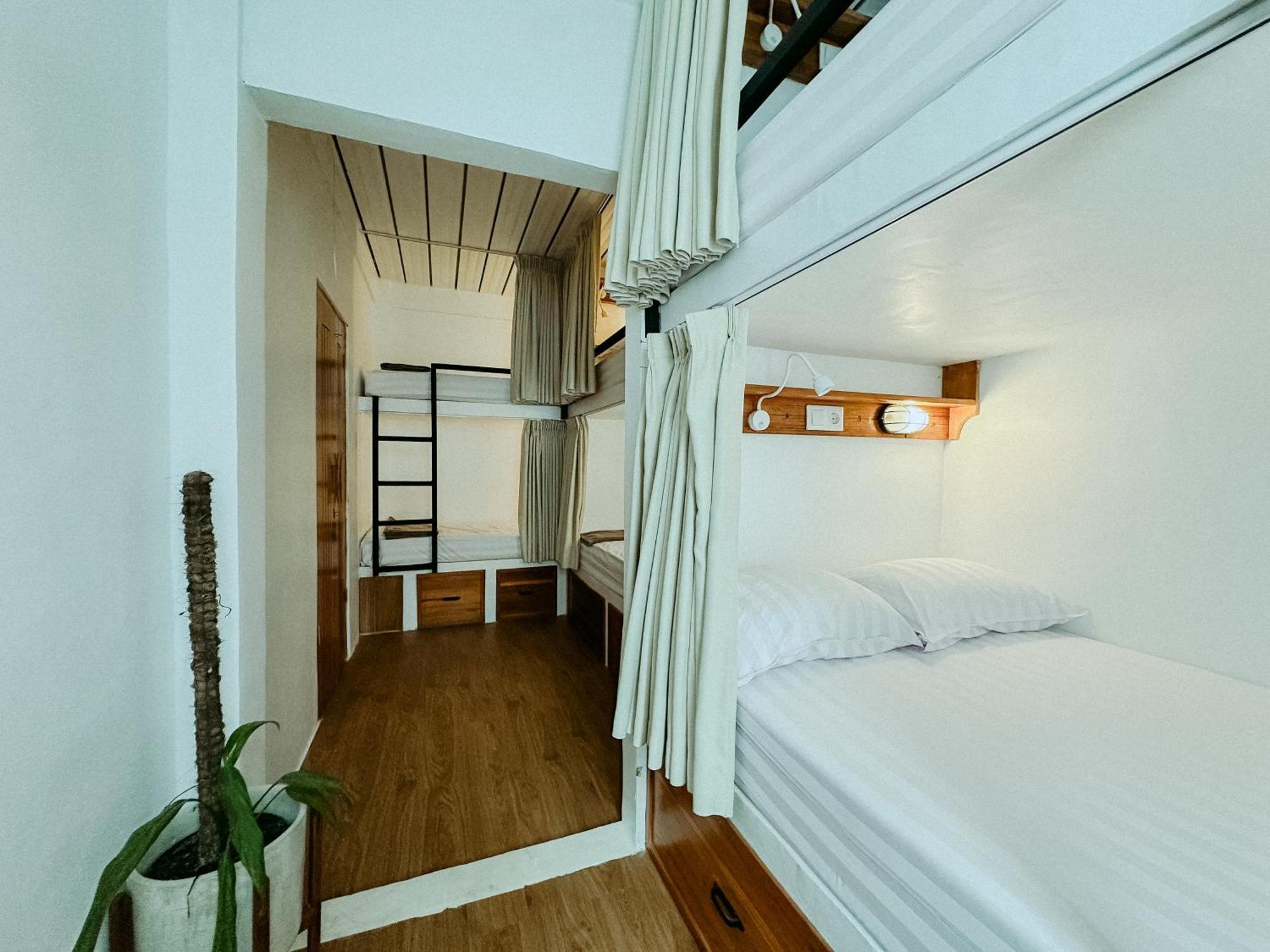 De Nata Hostel Лабуан Баджо Екстериор снимка