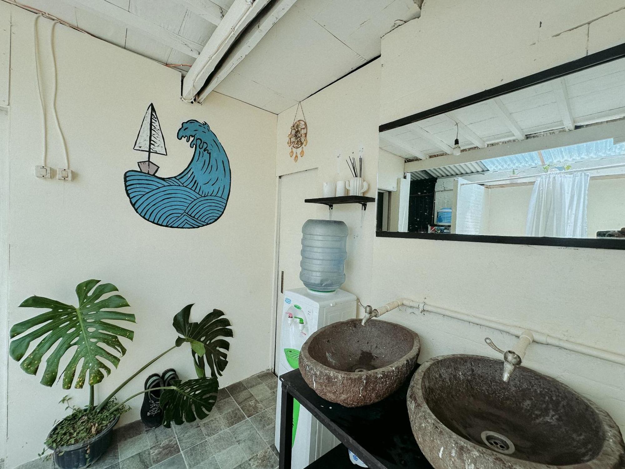De Nata Hostel Лабуан Баджо Екстериор снимка