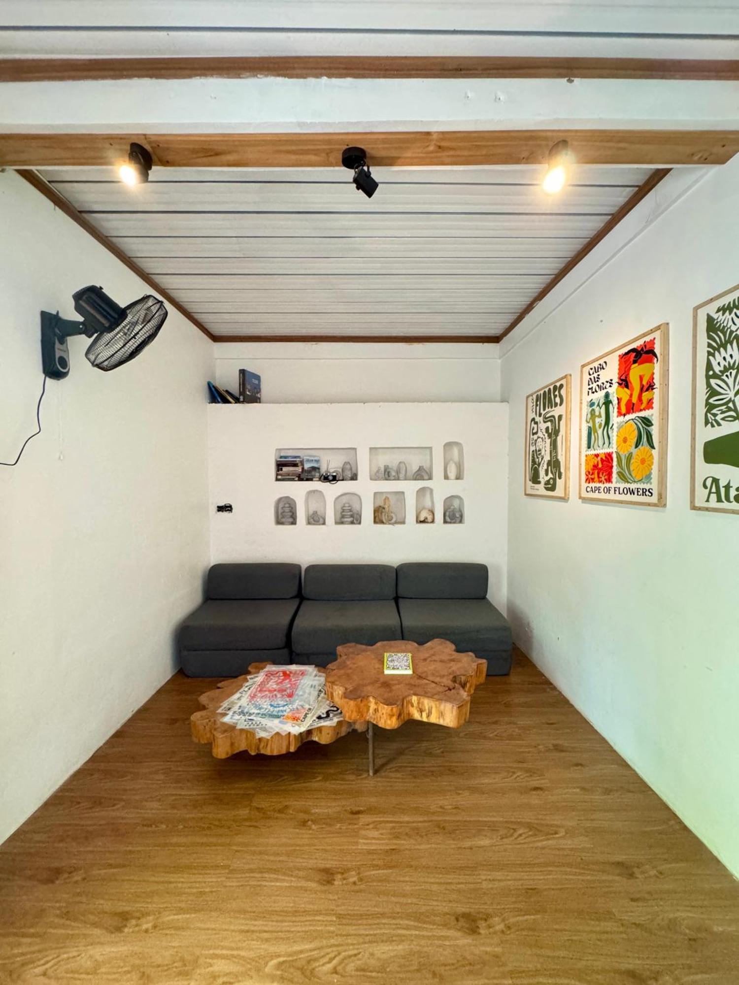 De Nata Hostel Лабуан Баджо Екстериор снимка